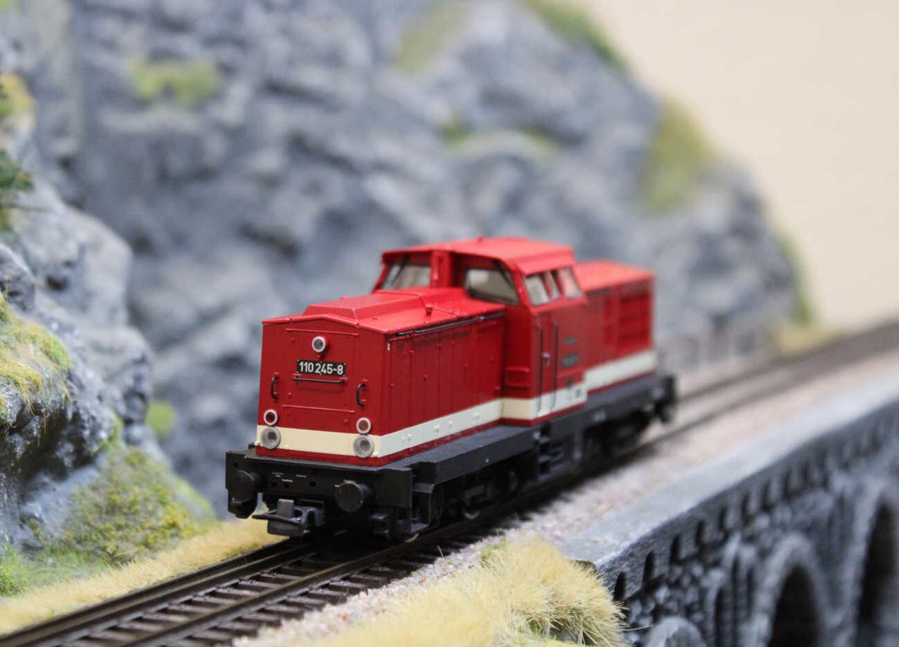 Roco 5110009-1 Diesellokomotive BR 110 DR -Ep IV - Spur H0 - Digital