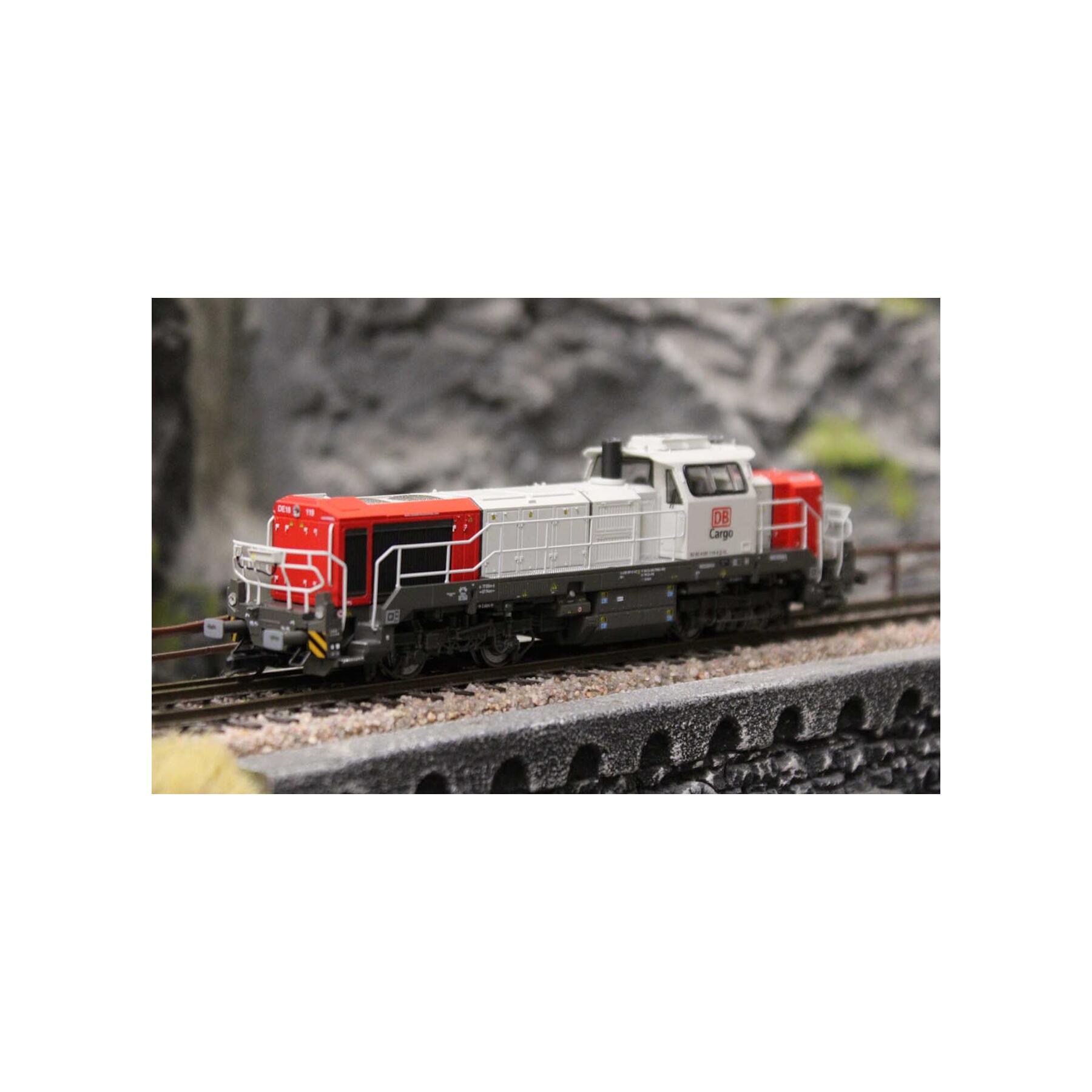 Arnold HN9073S TT Diesellokomotive Vossloh DE 18 DB Cargo, rot/graue Farbgebung, Ep. VI, mit Sounddecoder