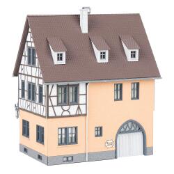 Faller 130147 H0 Fachwerkhaus mit Wirtschaftsg