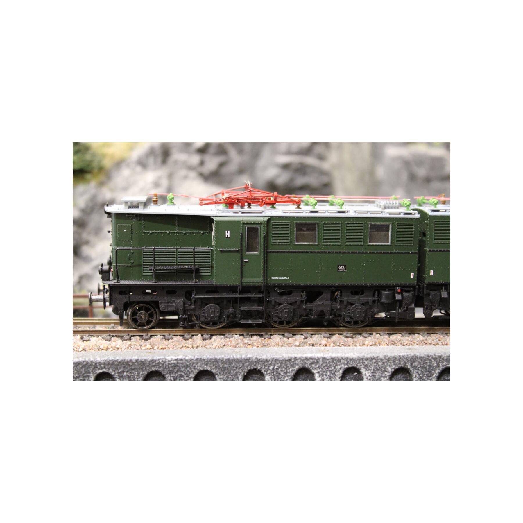Brawa Spur H0 0210 Elektrolokomotive BR E 95 02 DR - grün - OVP
