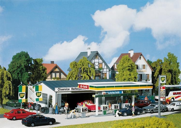 Faller 130345 Tankstelle mit Servicegebäude